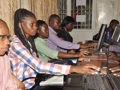 信息轰炸在线使用免费